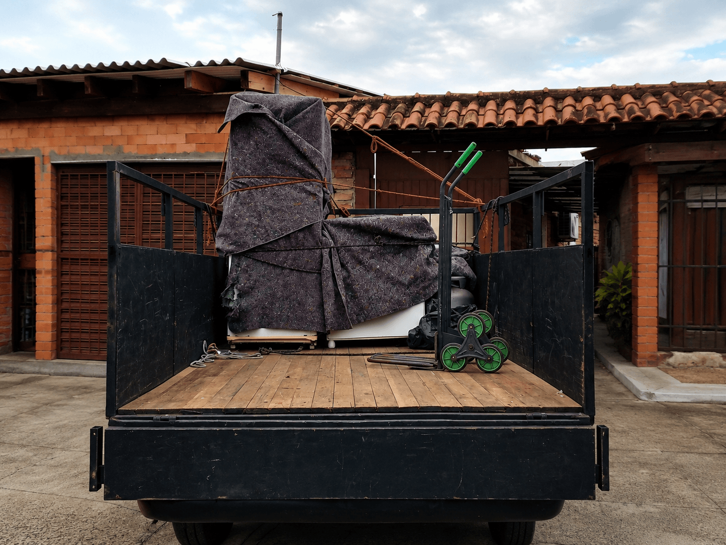 Frete de sofá realizado pela Frete Lacerda em Canoas
